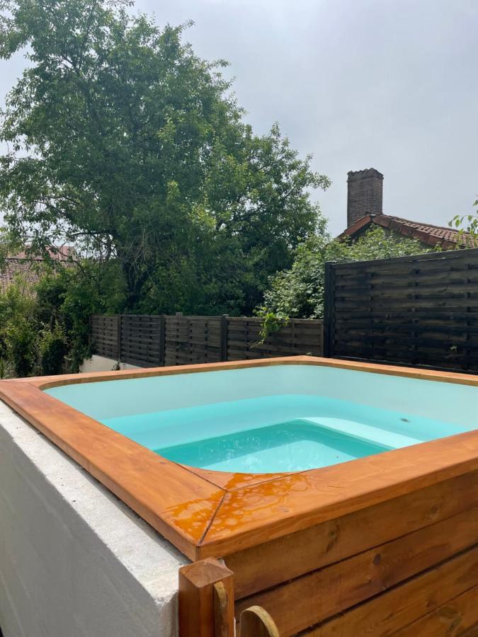 Beautiful Cottage With Private Plunge Pool/Hot Tub - 40 Mins From Puy Du Fou La Chapelle-Saint-Etienne Exteriér fotografie